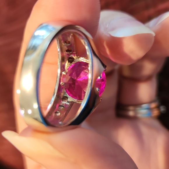 Beautiful bright pink tourmaline sterling silver ring - Picture 4 of 5